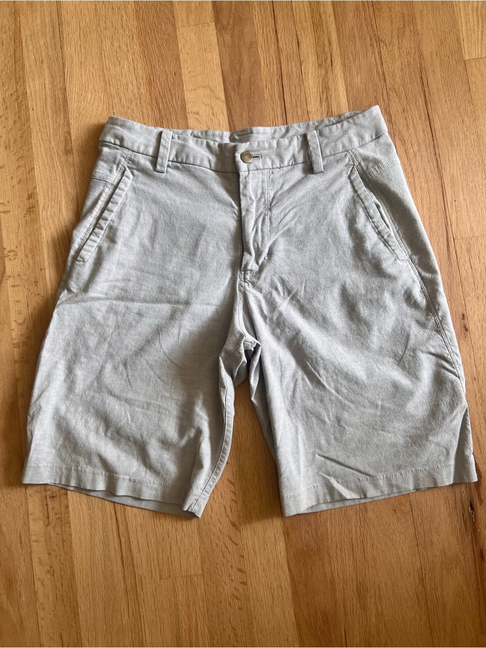 lululemon athletica Men's Light Gray Flat-Front Shorts